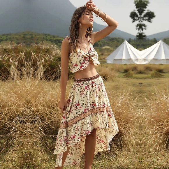 Vivian Boutique Dresses & Skirts - NEW Boho Floral Print Hi Low Maxi Skirt